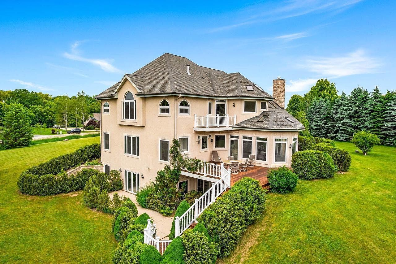 1626 Fox Hollow Ln Cedarburg, WI 53012 - Thumbnail 3