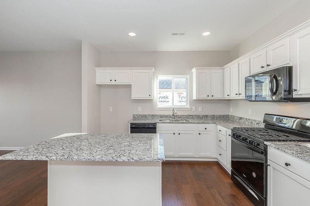 12218 N Rhode Ct Kansas City, MO 64163 - Thumbnail 3