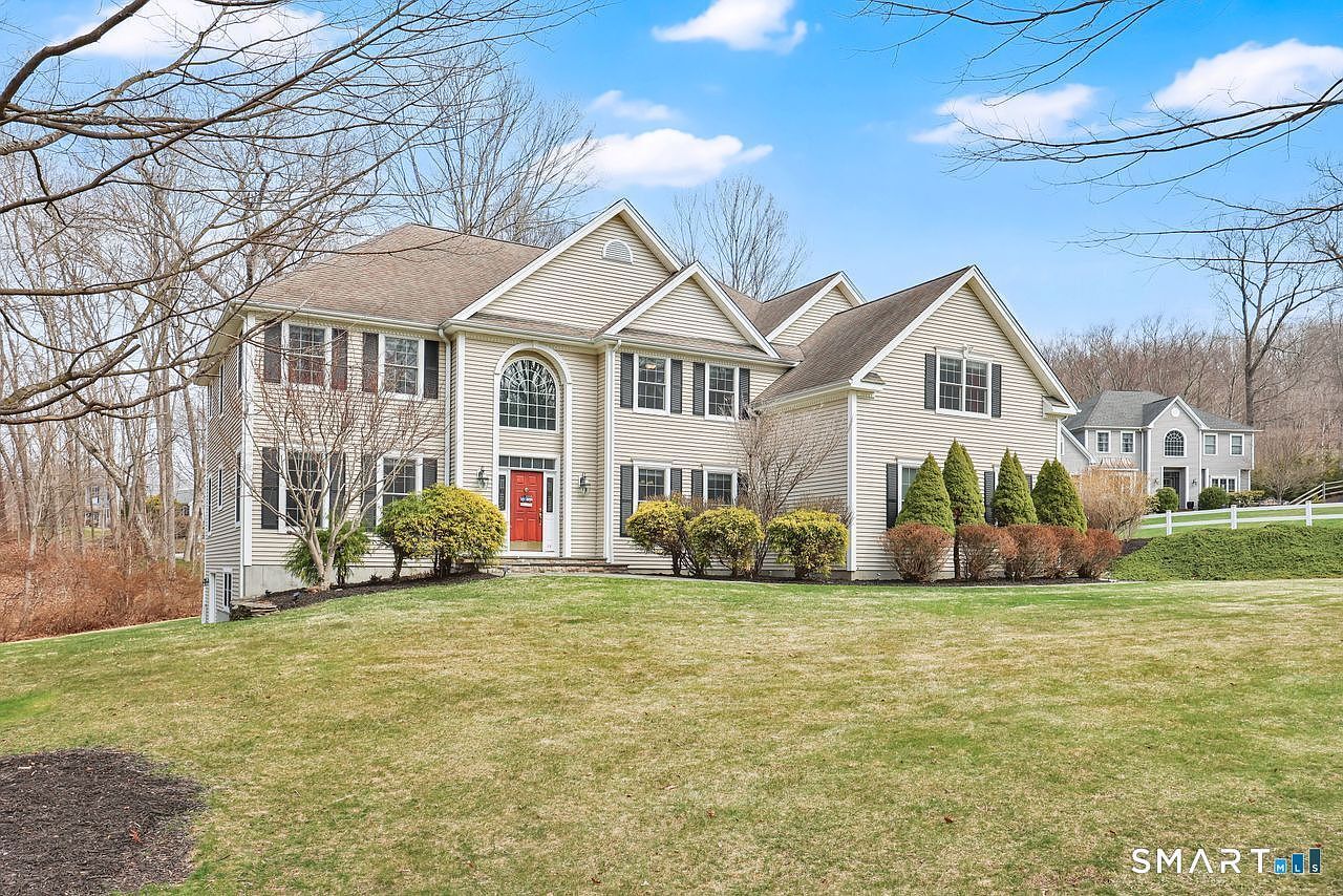 1 Bramble Trl Newtown, CT 06470 - Thumbnail 3