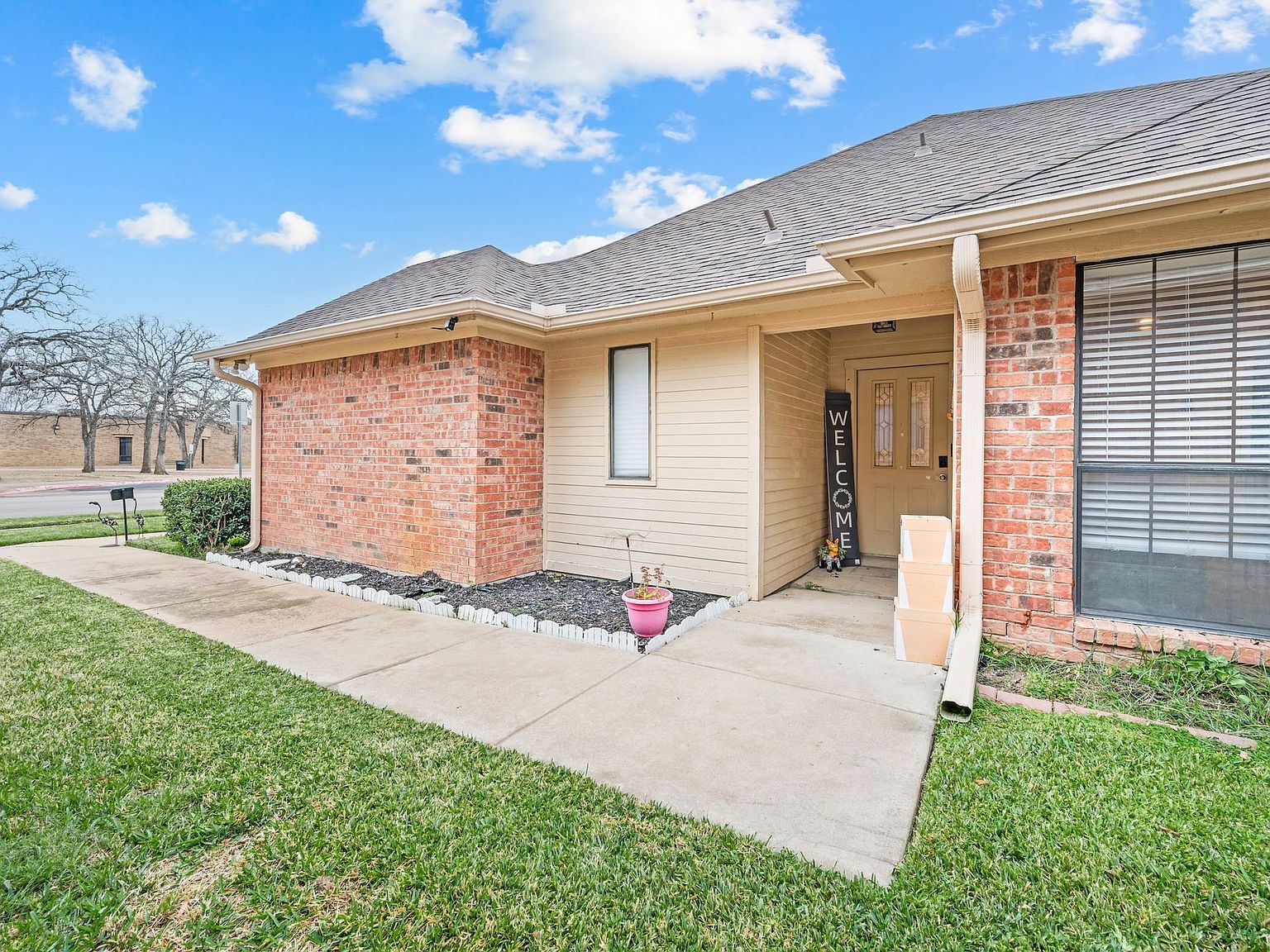 2611 Cummings Dr Bedford, TX 76021 - Thumbnail 3