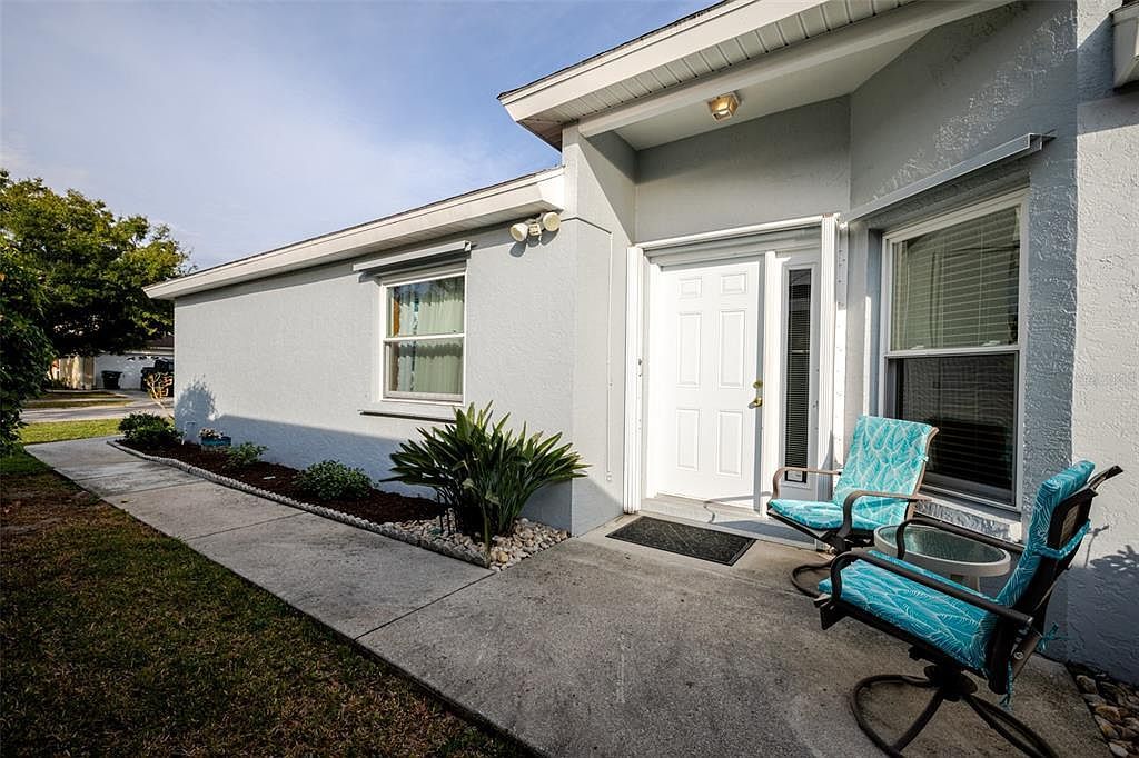 3574 Blechnum Fern Ln Sarasota, FL 34235 - Thumbnail 3