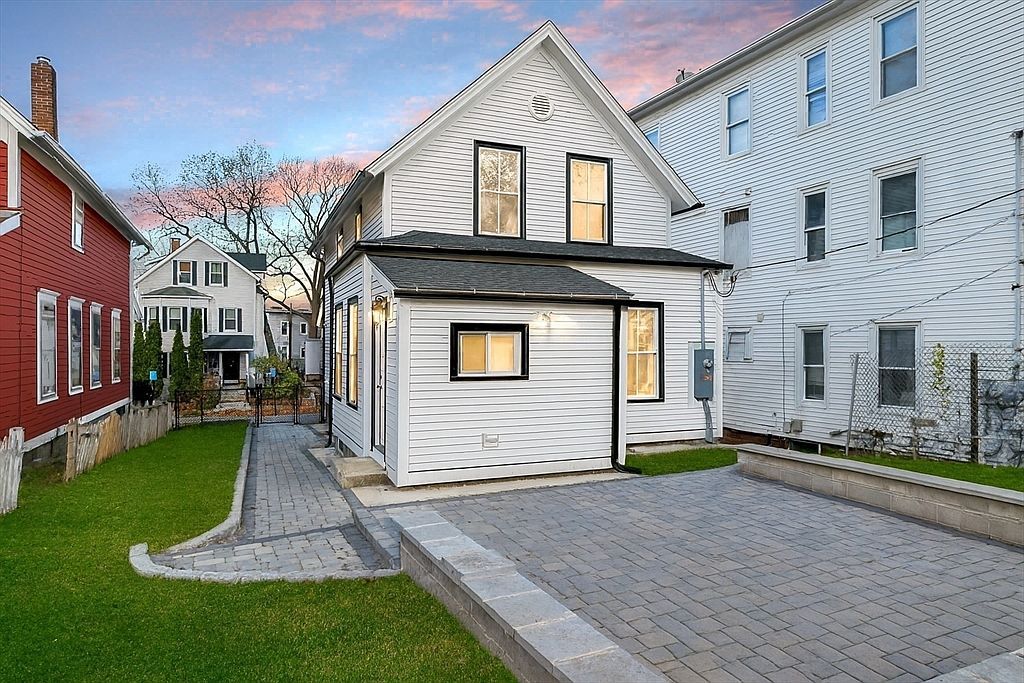 33 Florence St Worcester, MA 01610 - Thumbnail 3