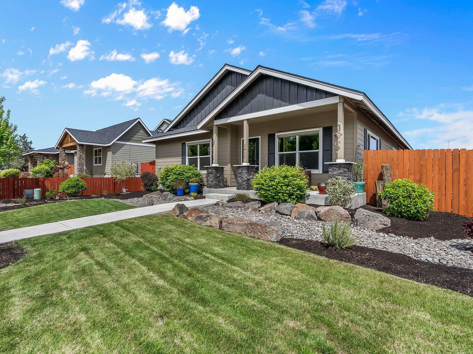 2410 NW 10th St Redmond, OR 97756 - Thumbnail 3