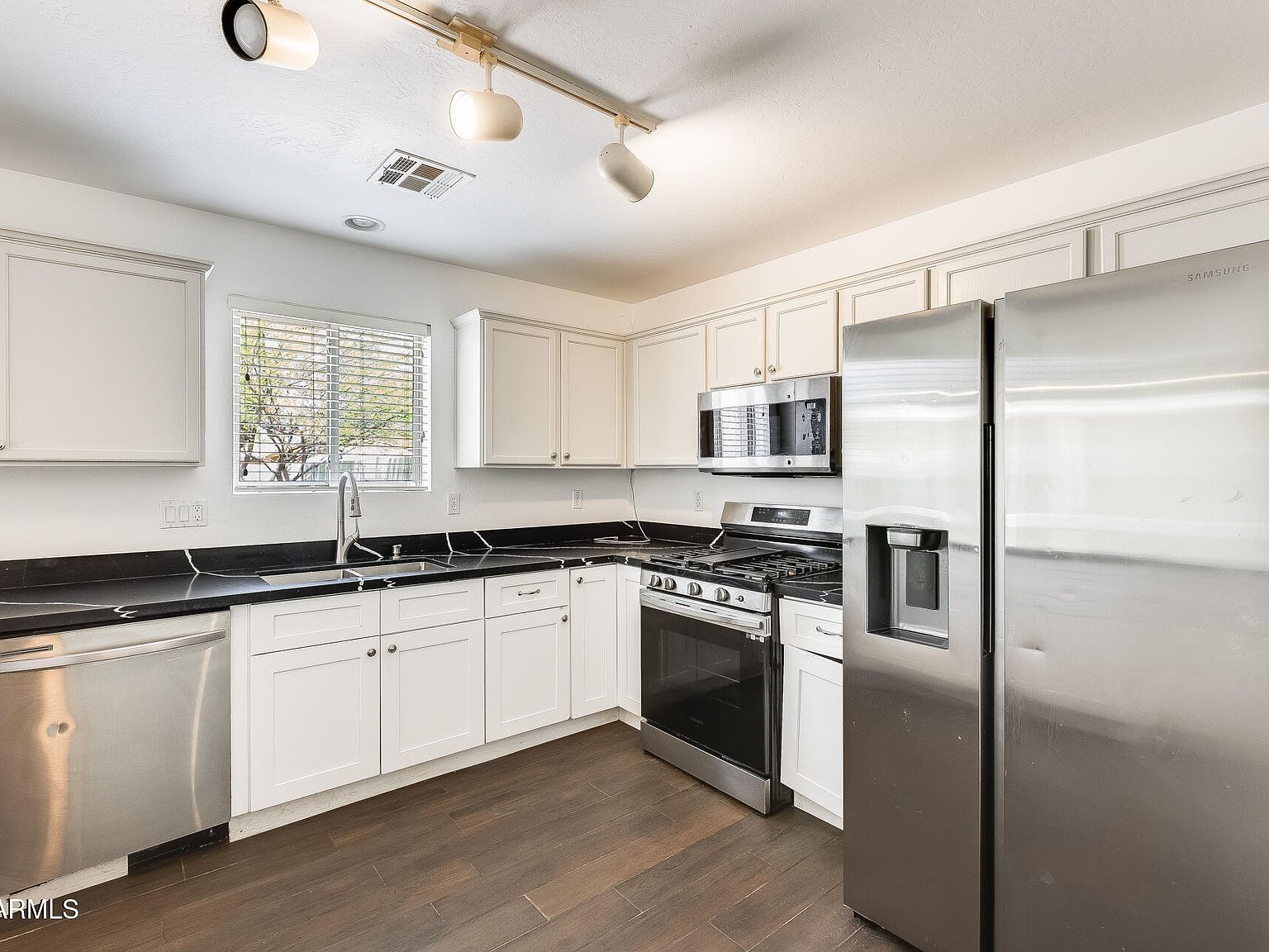 6830 W Desert Ln Laveen, AZ 85339 - Thumbnail 3