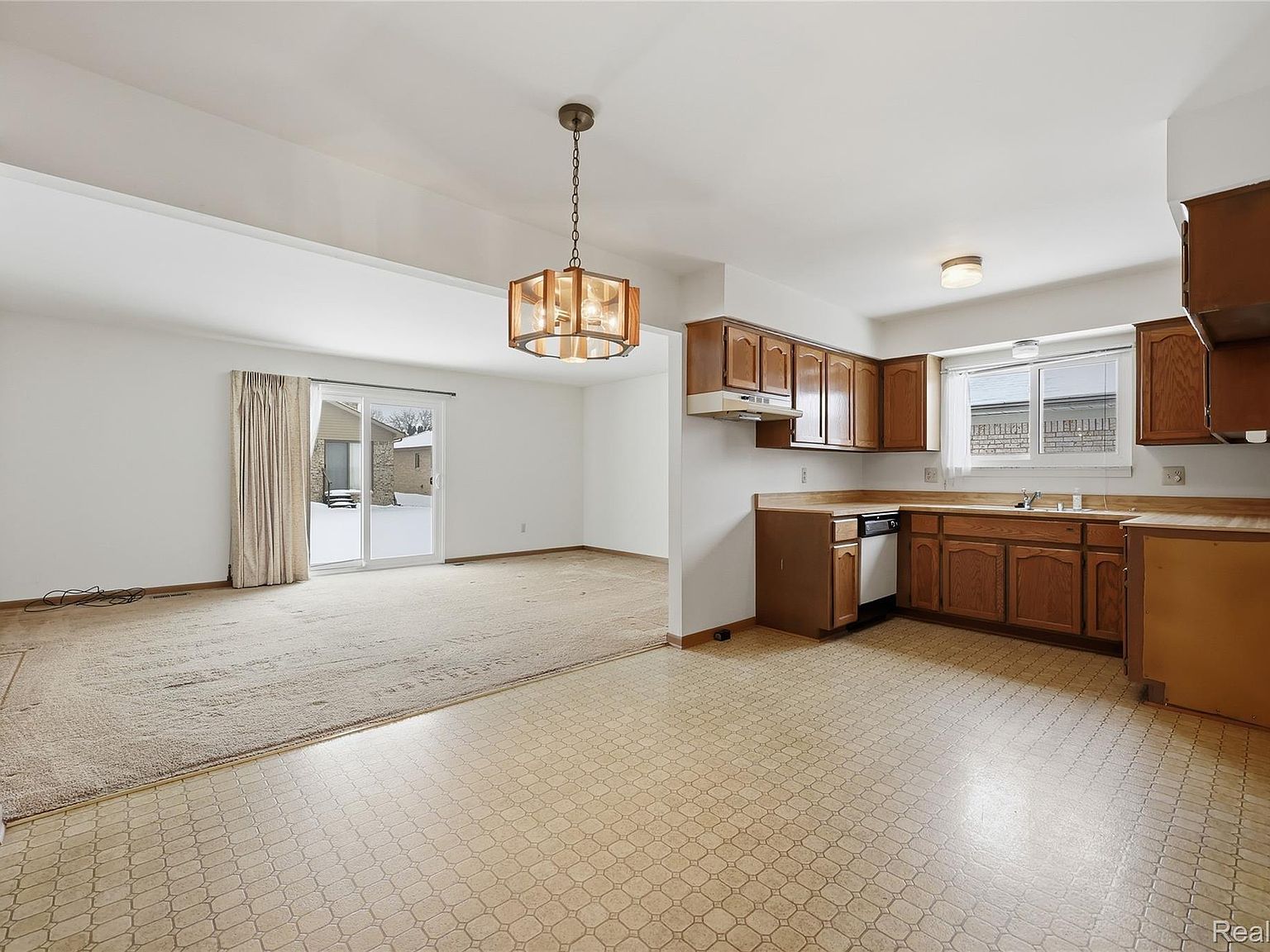 15180 Raphael Ter Warren, MI 48088 - Thumbnail 3