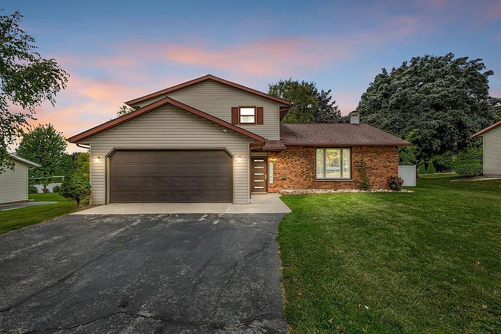 235 N 18th Ave Sturgeon Bay, WI 54235 - Thumbnail 3