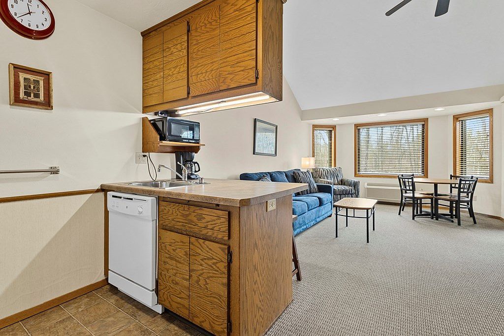 7741 State Highway 42 Unit 213 Egg Harbor, WI 54209 - Thumbnail 3