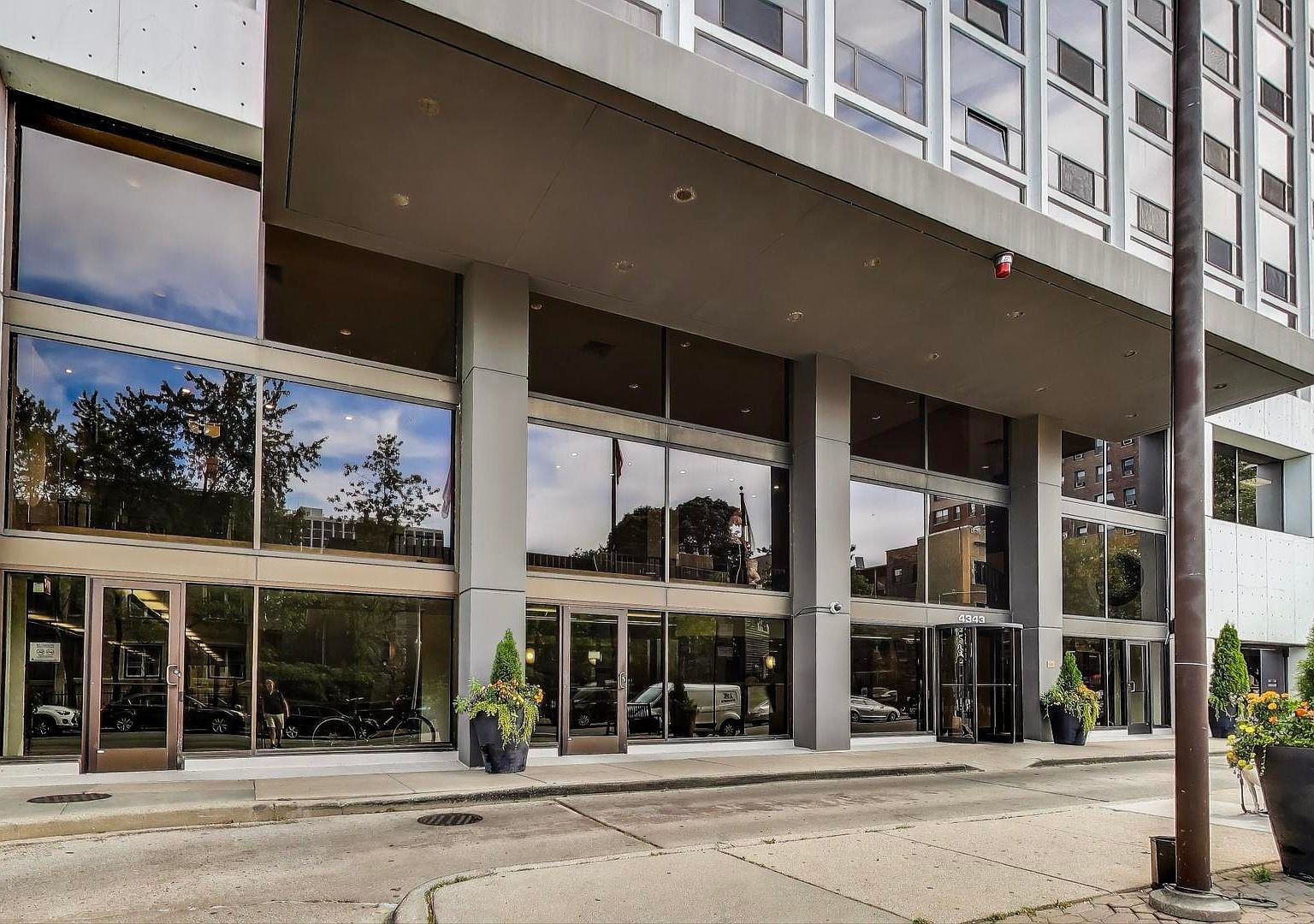 4343 N Clarendon Ave APT 1315 Chicago, IL 60613 - Thumbnail 3