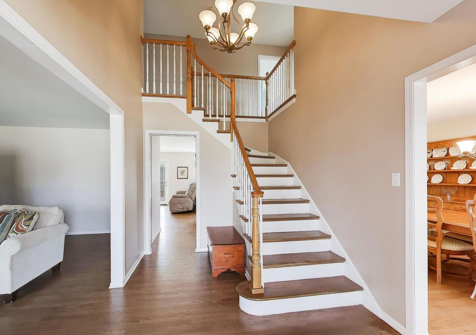 2013 N Windsor Dr Arlington Heights, IL 60004 - Thumbnail 3