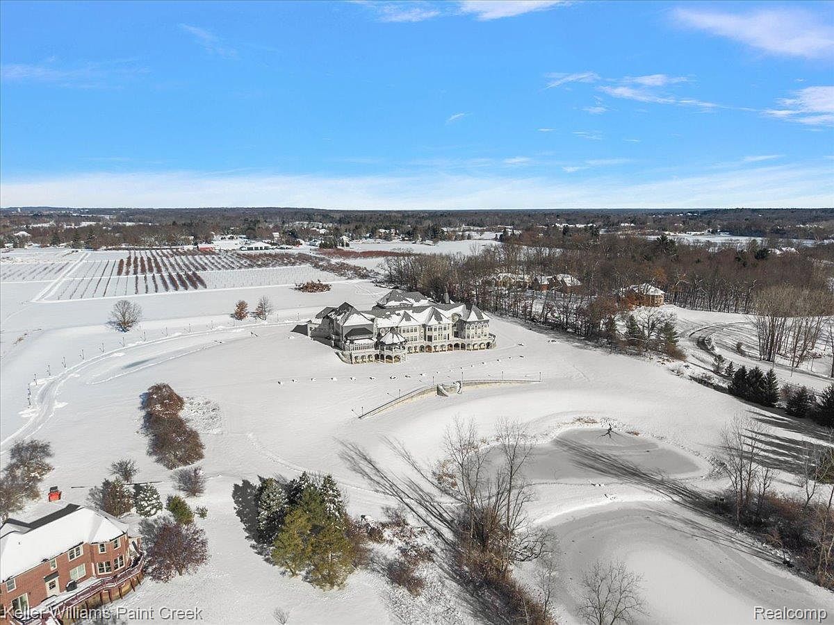 68050 Hillside Ln Washington, MI 48095 - Thumbnail 3