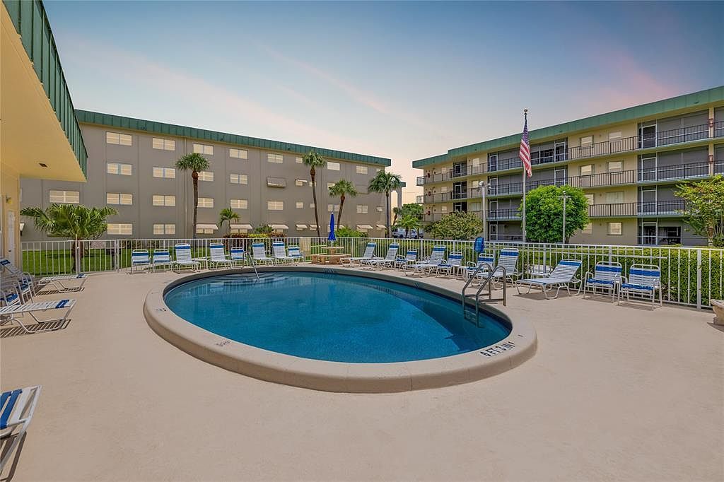 808 SE 7th St APT 105-B Deerfield Beach, FL 33441 - Thumbnail 3