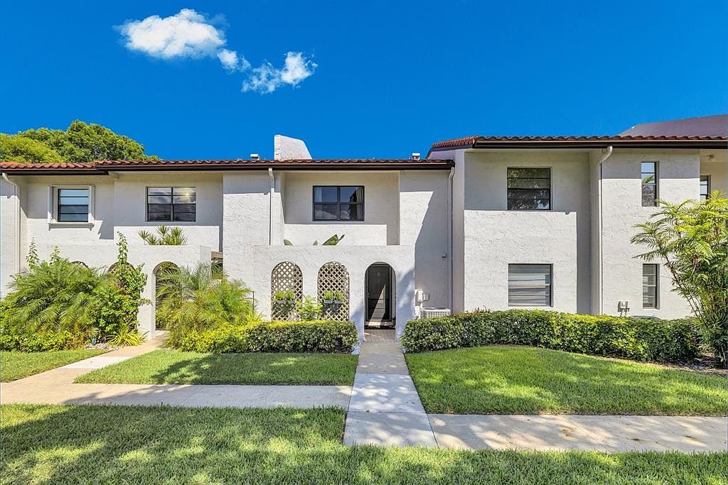 9232 Pecky Cypress Ln APT 2D Boca Raton, FL 33428 - Thumbnail 3