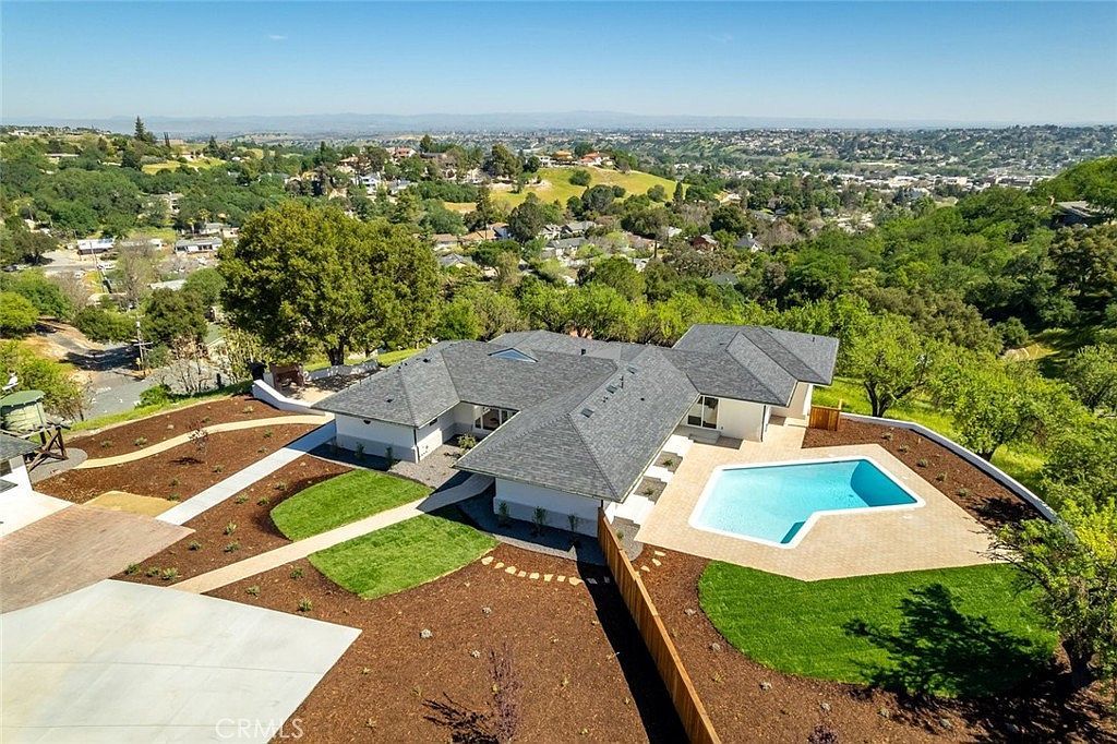 1026 Merry Hill Rd Paso Robles, CA 93446 - Thumbnail 3