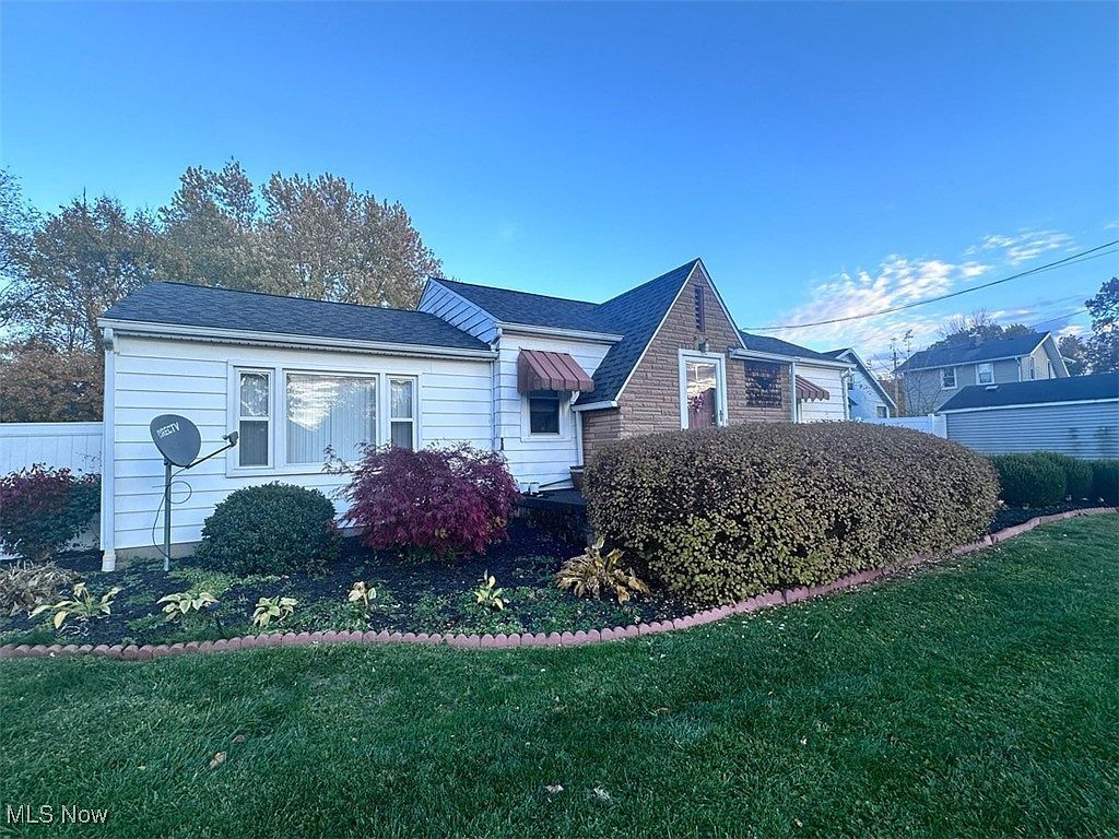 417 Otis Ct Girard, OH 44420 - Thumbnail 3