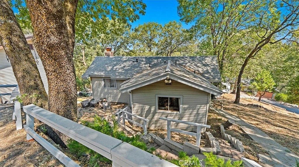 646 Arth Dr Crestline, CA 92325 - Thumbnail 3