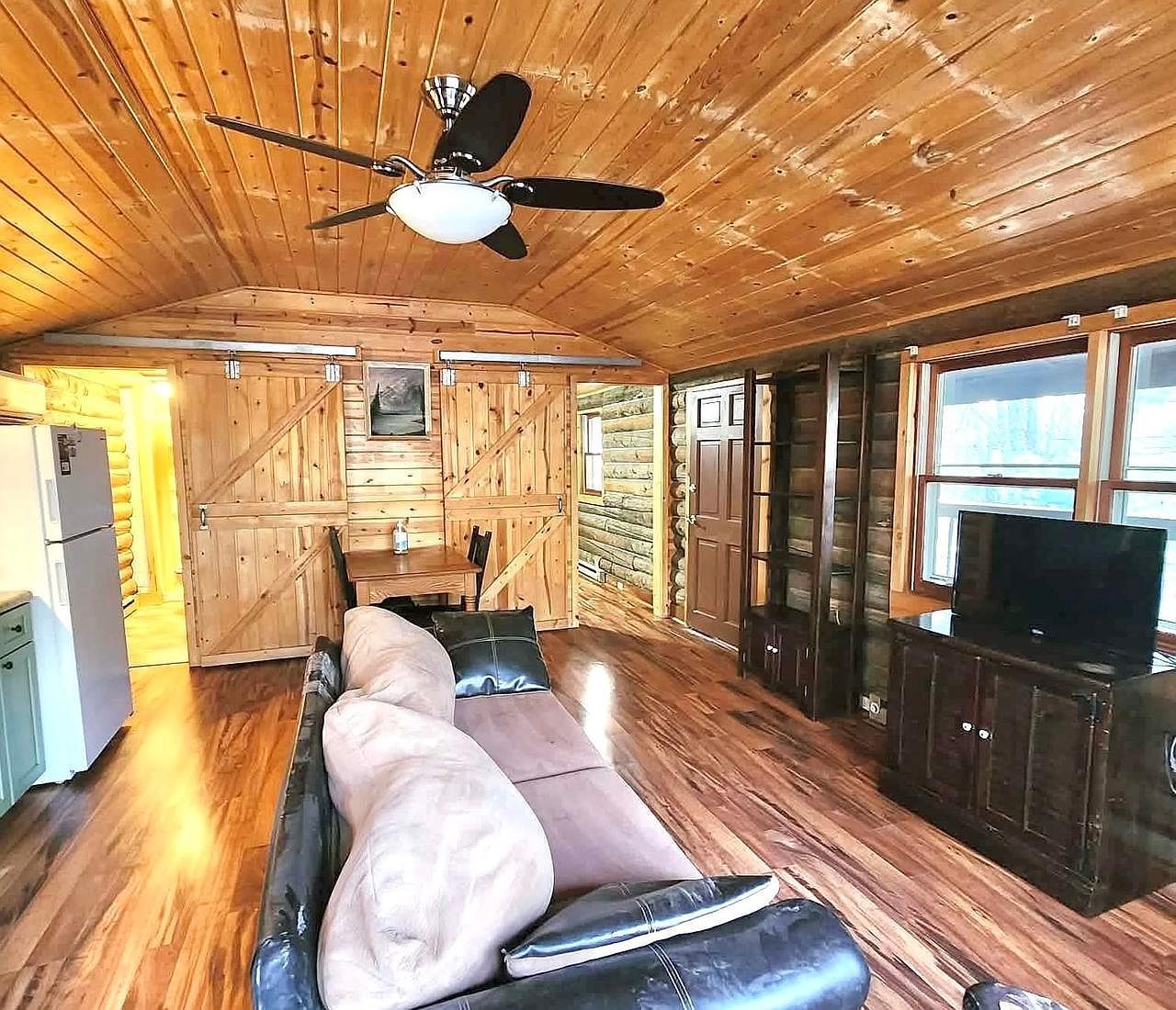 279 Lakeshore Dr Oxford, WI 53952 - Thumbnail 3