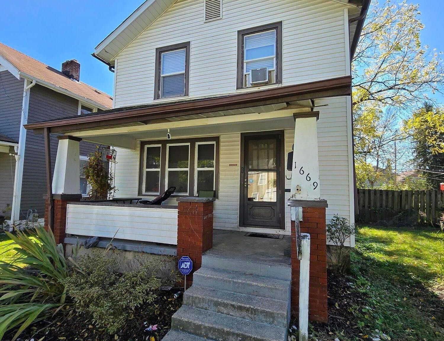 1669 Manchester Ave Columbus, OH 43211 - Thumbnail 3