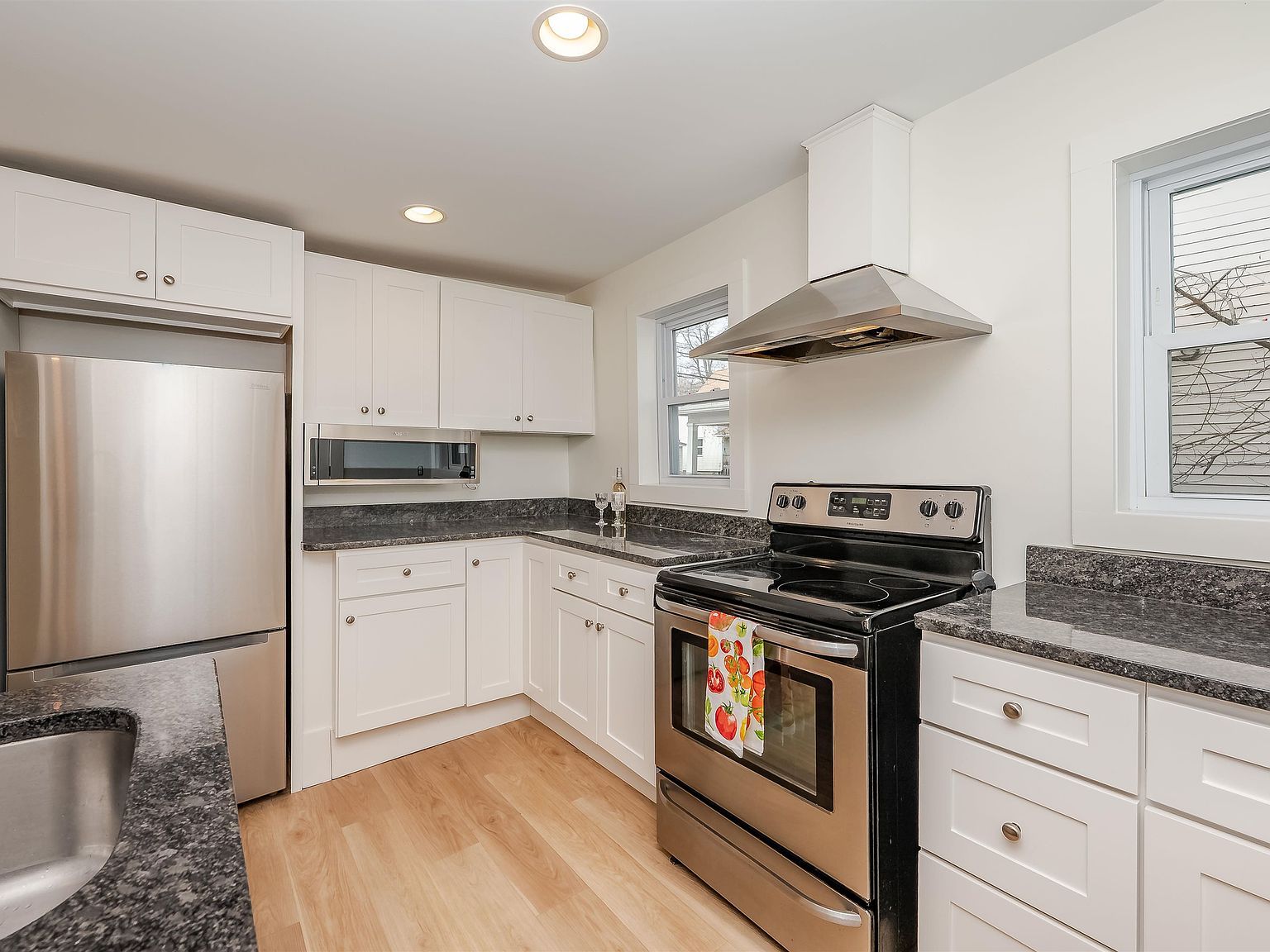 36 Court St Dover, NH 03820 - Thumbnail 3