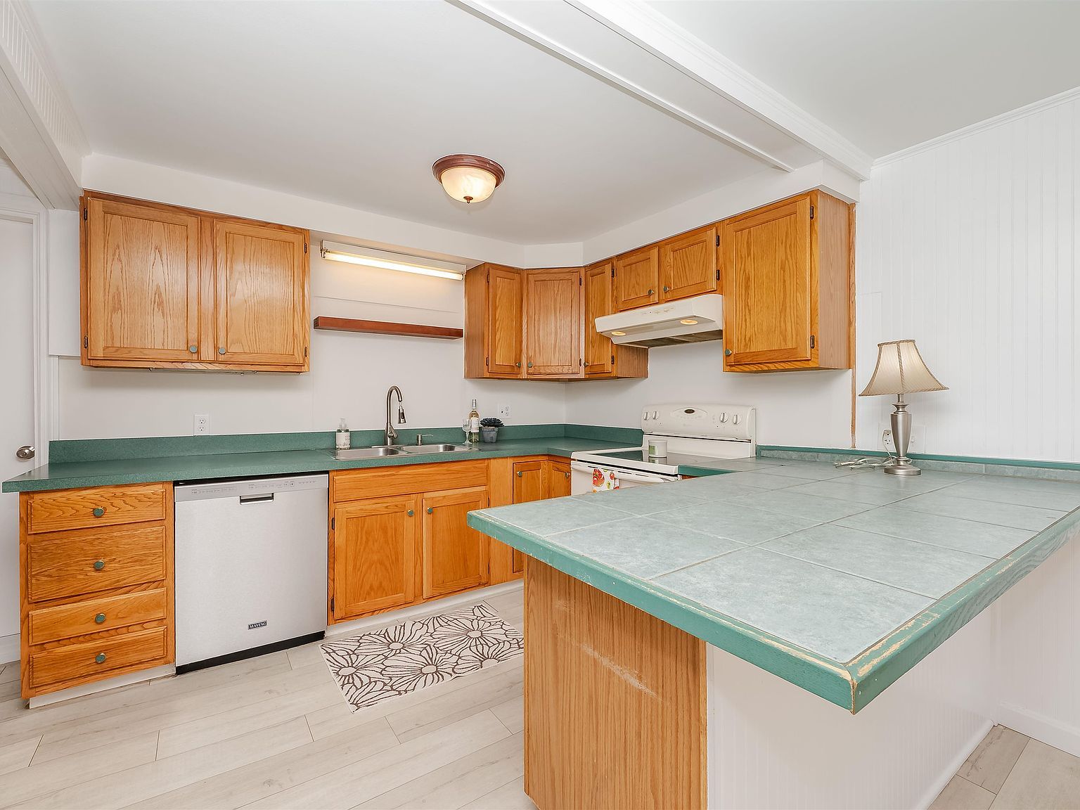 80 Woodlawn Cir Portsmouth, NH 03801 - Thumbnail 3