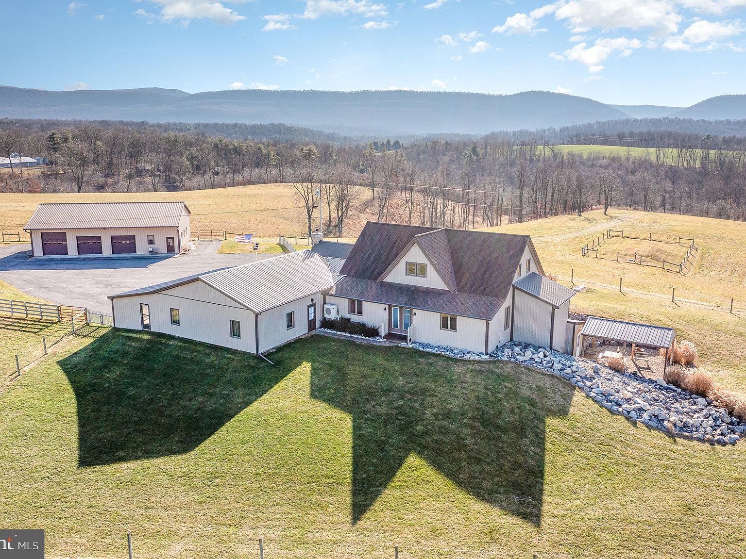 729 Gloss Rd Honey Grove, PA 17035 - Thumbnail 3