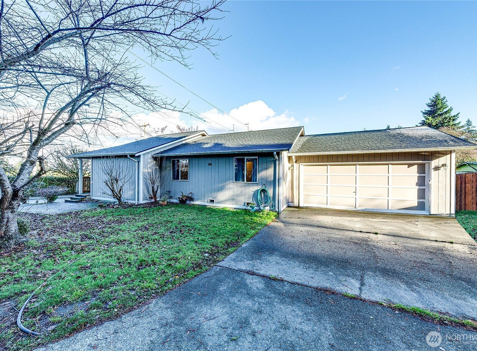 1716 Scenic Dr Everett, WA 98203 - Thumbnail 3