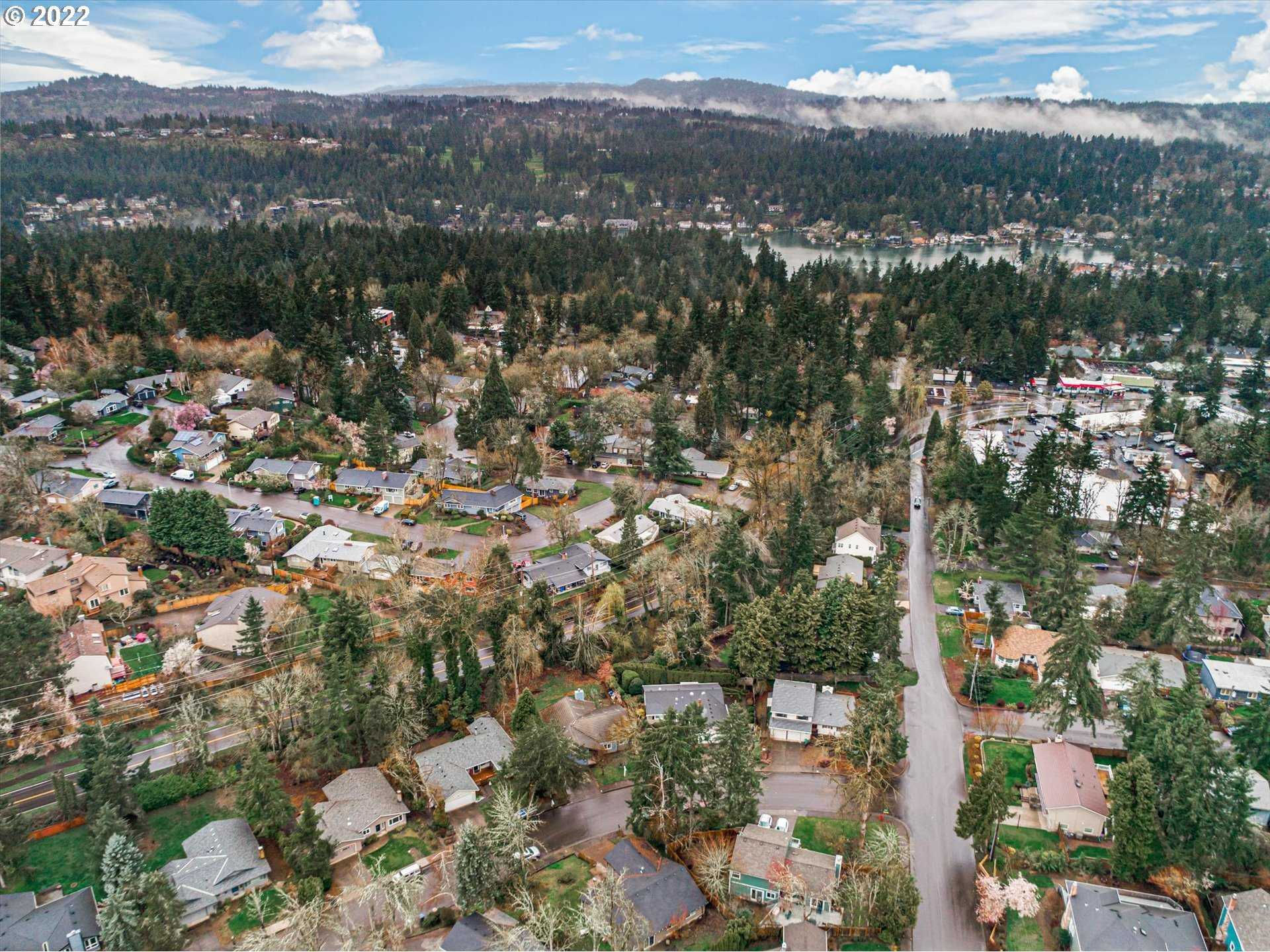 1709 Aspen Ct, Lake Oswego, OR, 97034 - Thumbnail 3