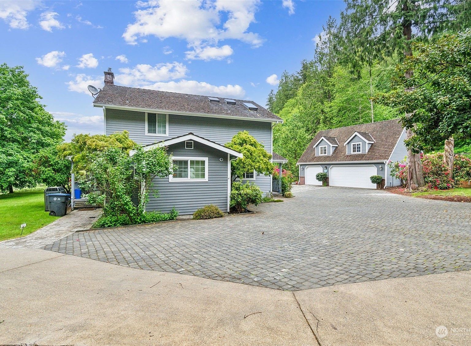 8320 E Grapeview Loop Rd Allyn, WA 98524 - Thumbnail 3