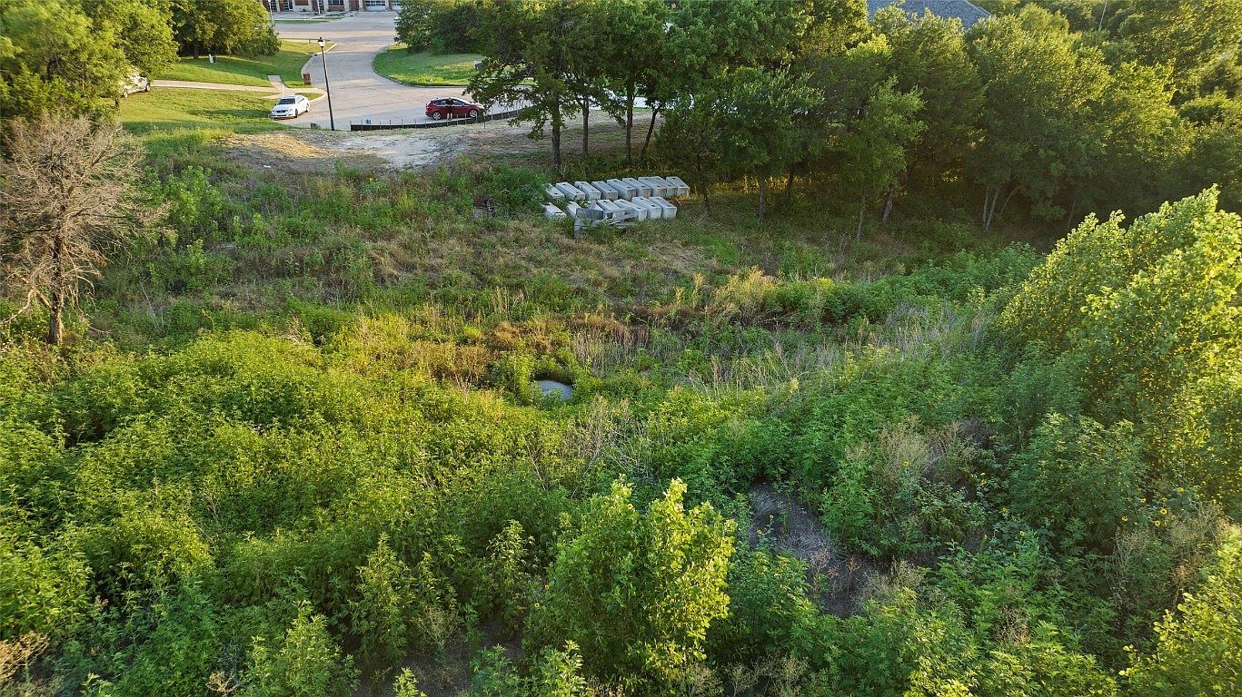 2401 Skyline Ct Cedar Hill, TX 75104 - Thumbnail 3