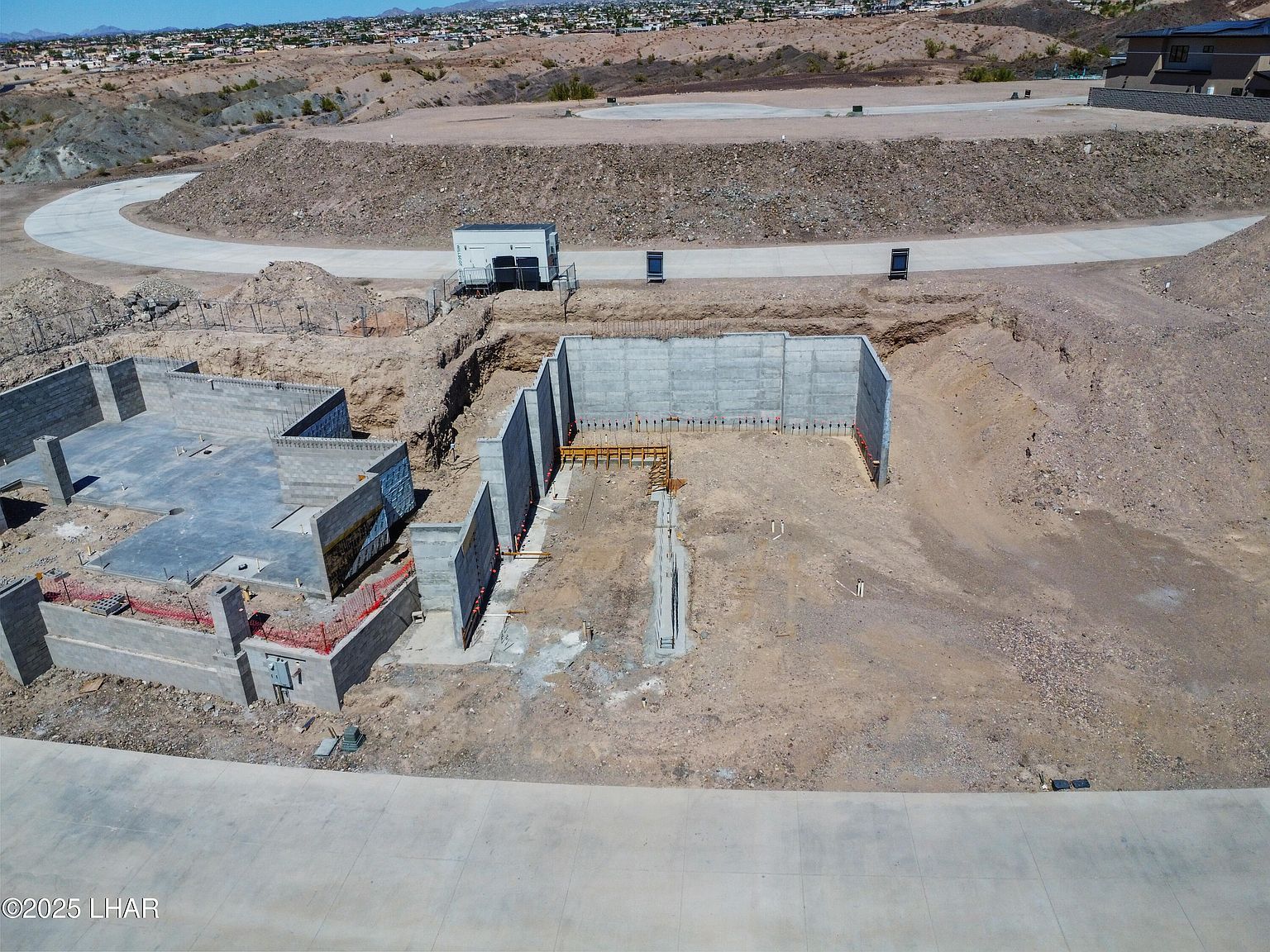 2404 Desert Ridge Ct W Lake Havasu City, AZ 86406 - Thumbnail 3