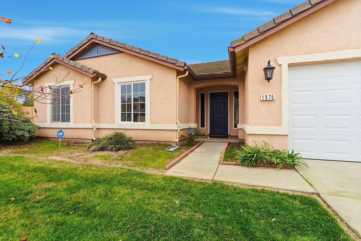 1975 W Tudor Ln Hanford, CA 93230 - Thumbnail 3