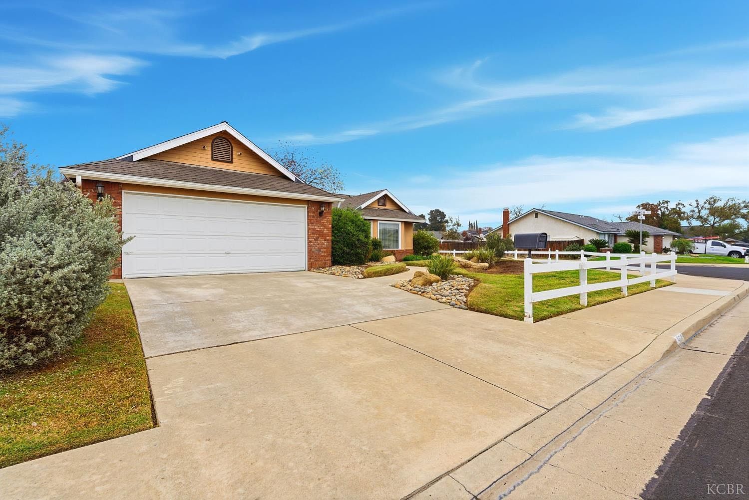 968 Lakewood Dr Hanford, CA 93230 - Thumbnail 3