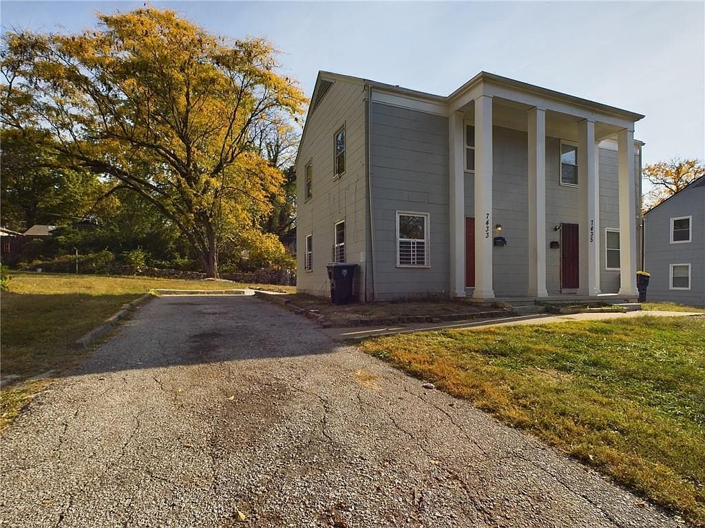 7433 Arleta Blvd Kansas City, MO 64132 - Thumbnail 3