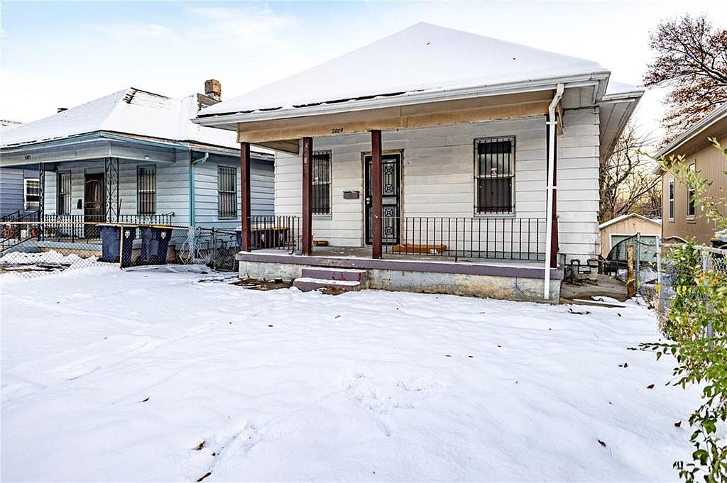 5809 Saint John Ave Kansas City, MO 64123 - Thumbnail 3