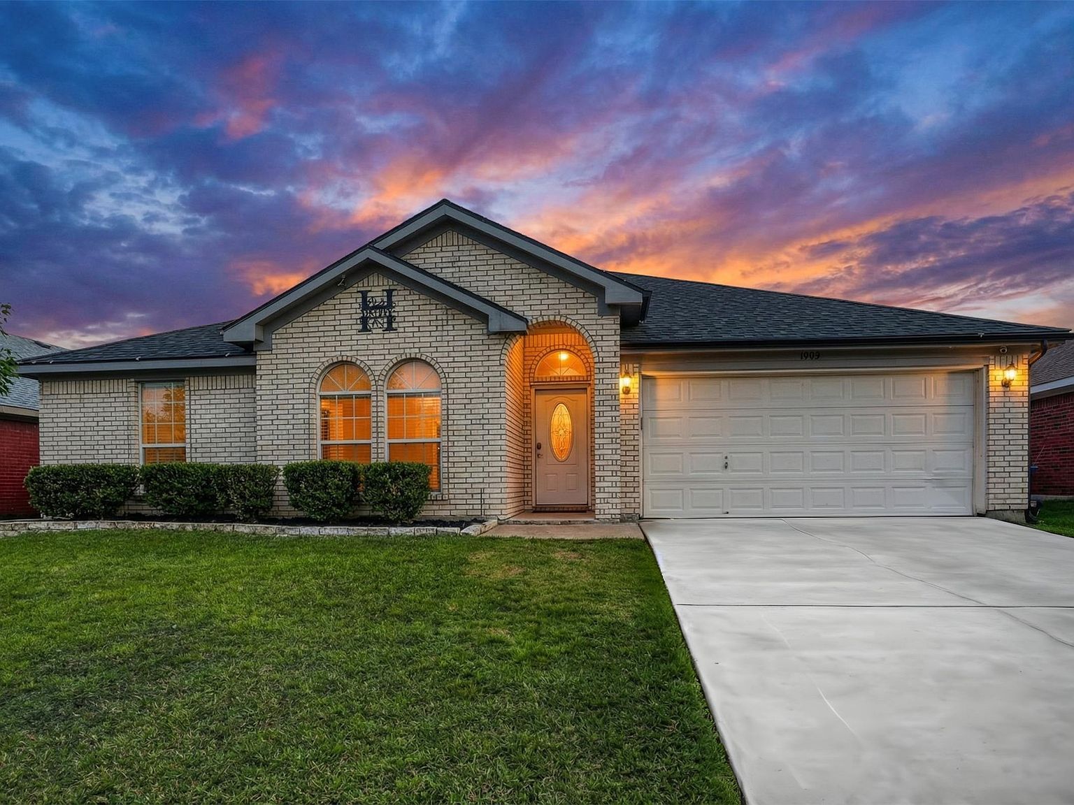 1005 Caleb St Burleson, TX 76028 - Thumbnail 3