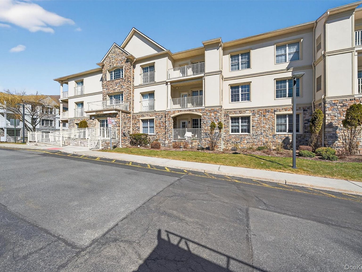 28 N De Baun Ave Unit 304 Suffern, NY 10901 - Thumbnail 3