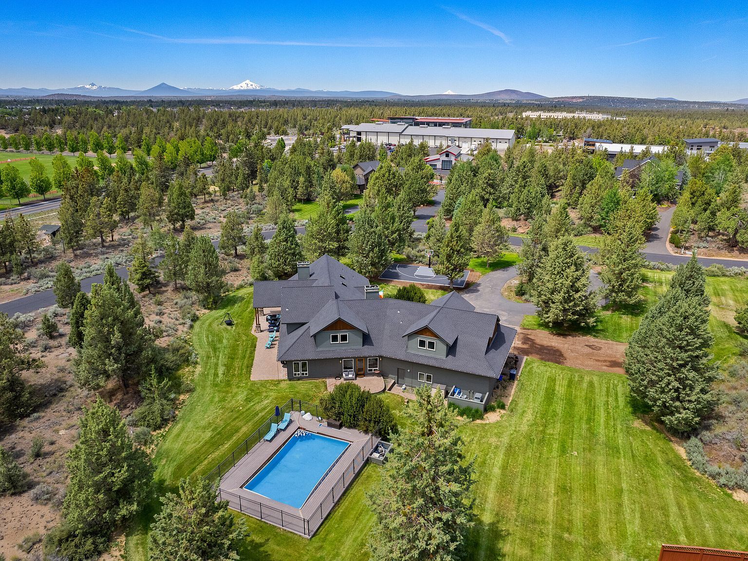 20960 Royal Oak Cir Bend, OR 97701 - Thumbnail 3