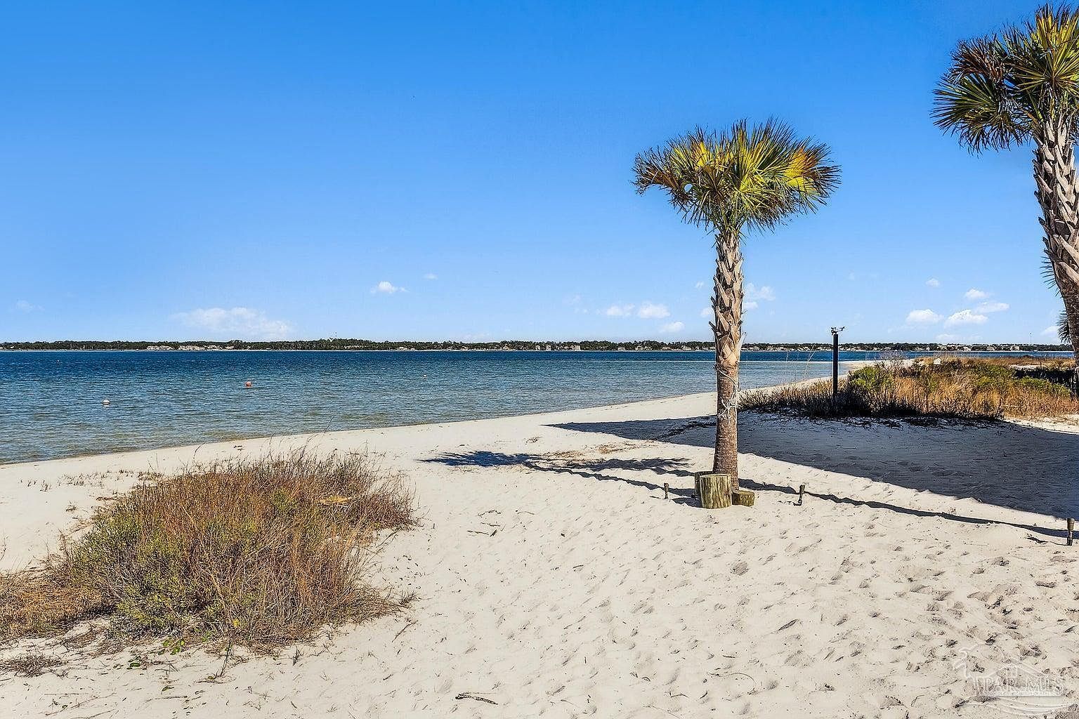 1495 Seaside Cir Navarre, FL 32566 - Thumbnail 3