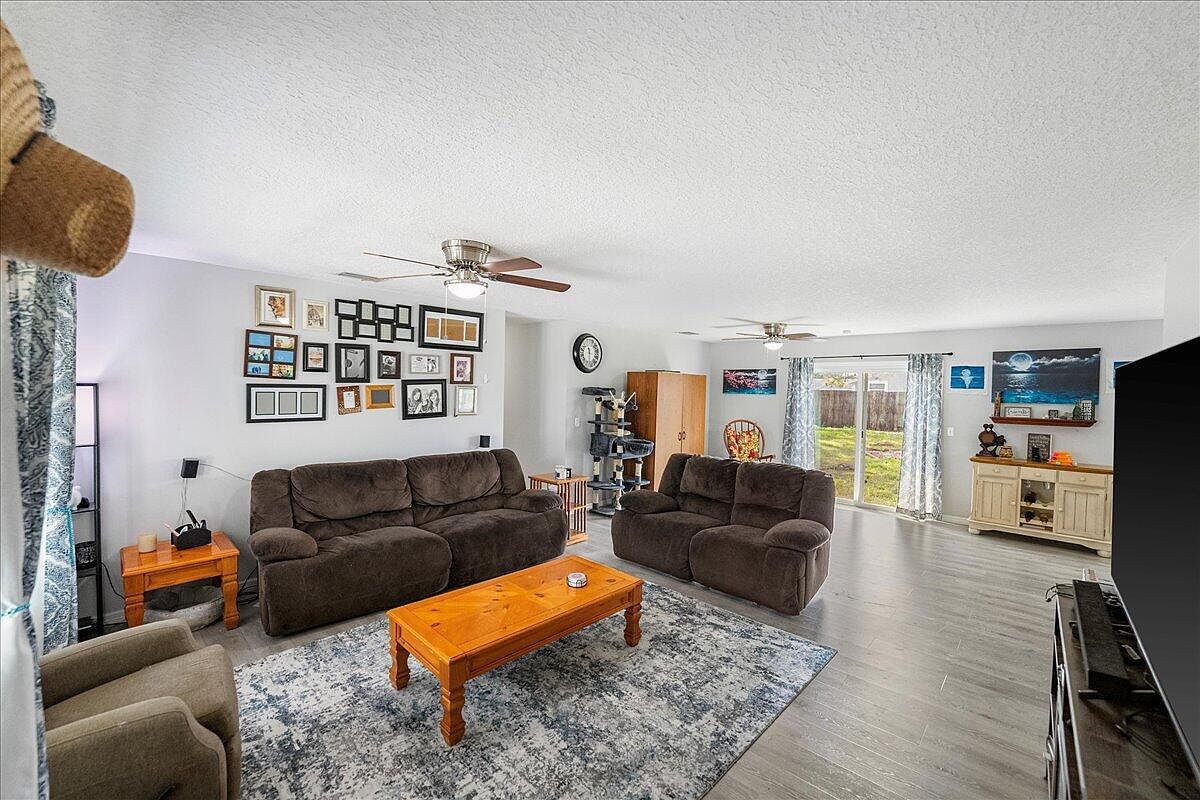 1085 23rd Pl SW Vero Beach, FL 32962 - Thumbnail 3