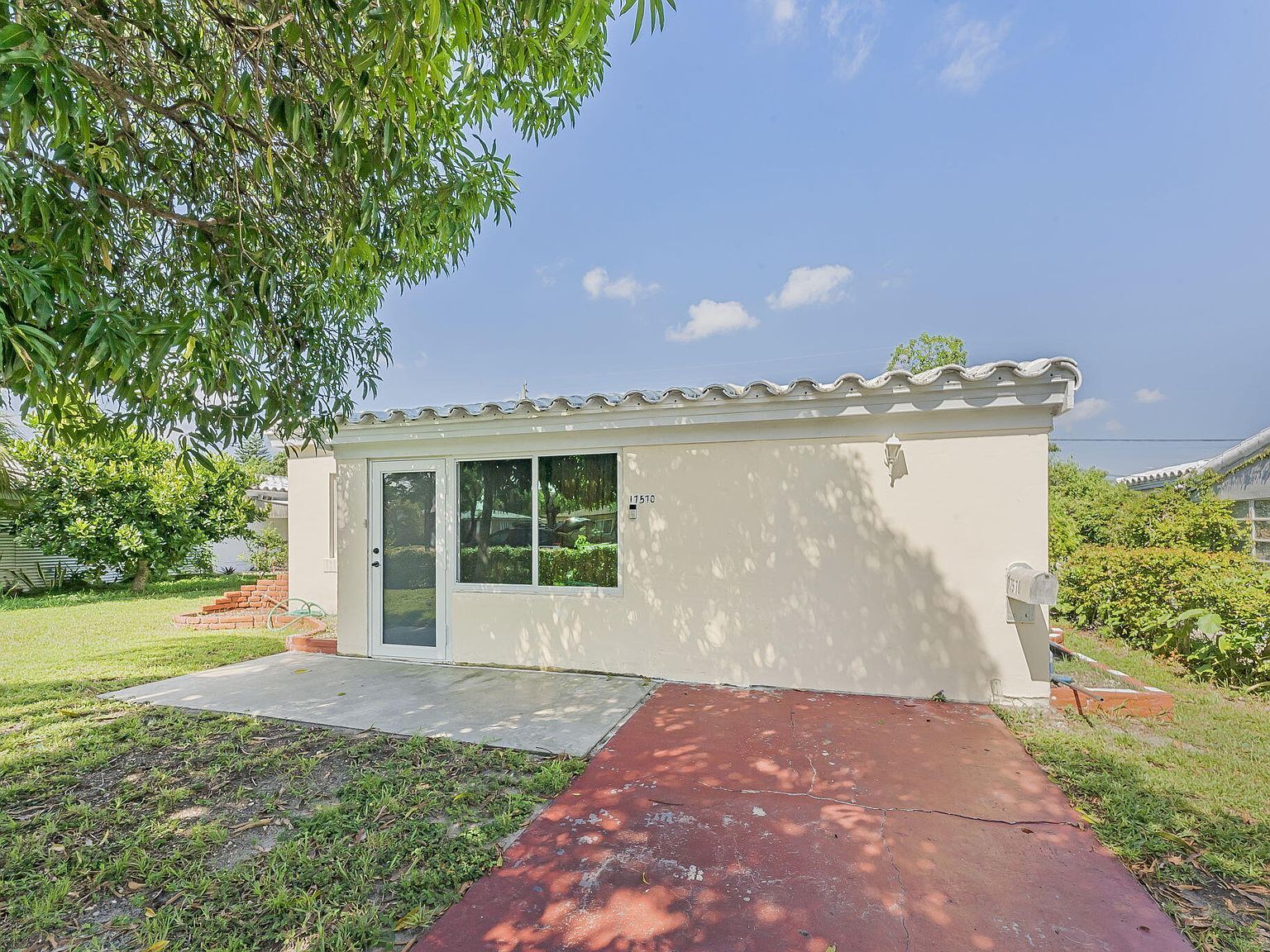 17570 NE 19th Ave North Miami Beach, FL 33162 - Thumbnail 3