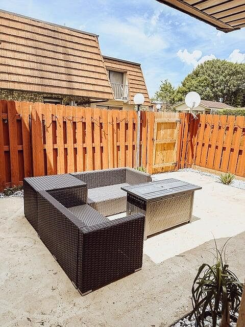 1402 Nebraska Ave APT 15D Fort Pierce, FL 34950 - Thumbnail 3