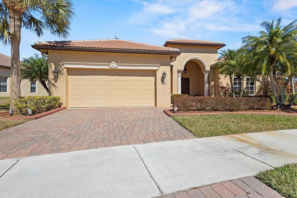 814 SW Saint Julien Ct Port Saint Lucie, FL 34986 - Thumbnail 3