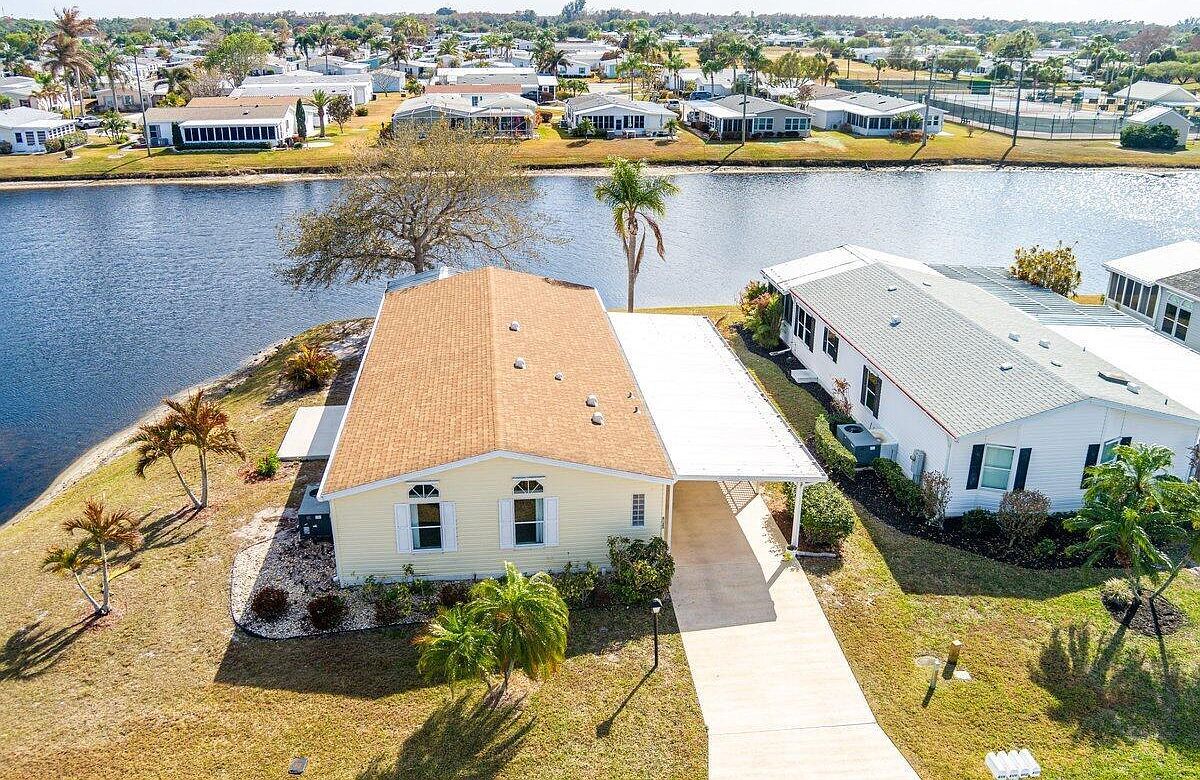8125 Meadowlark Ln Port Saint Lucie, FL 34952 - Thumbnail 3