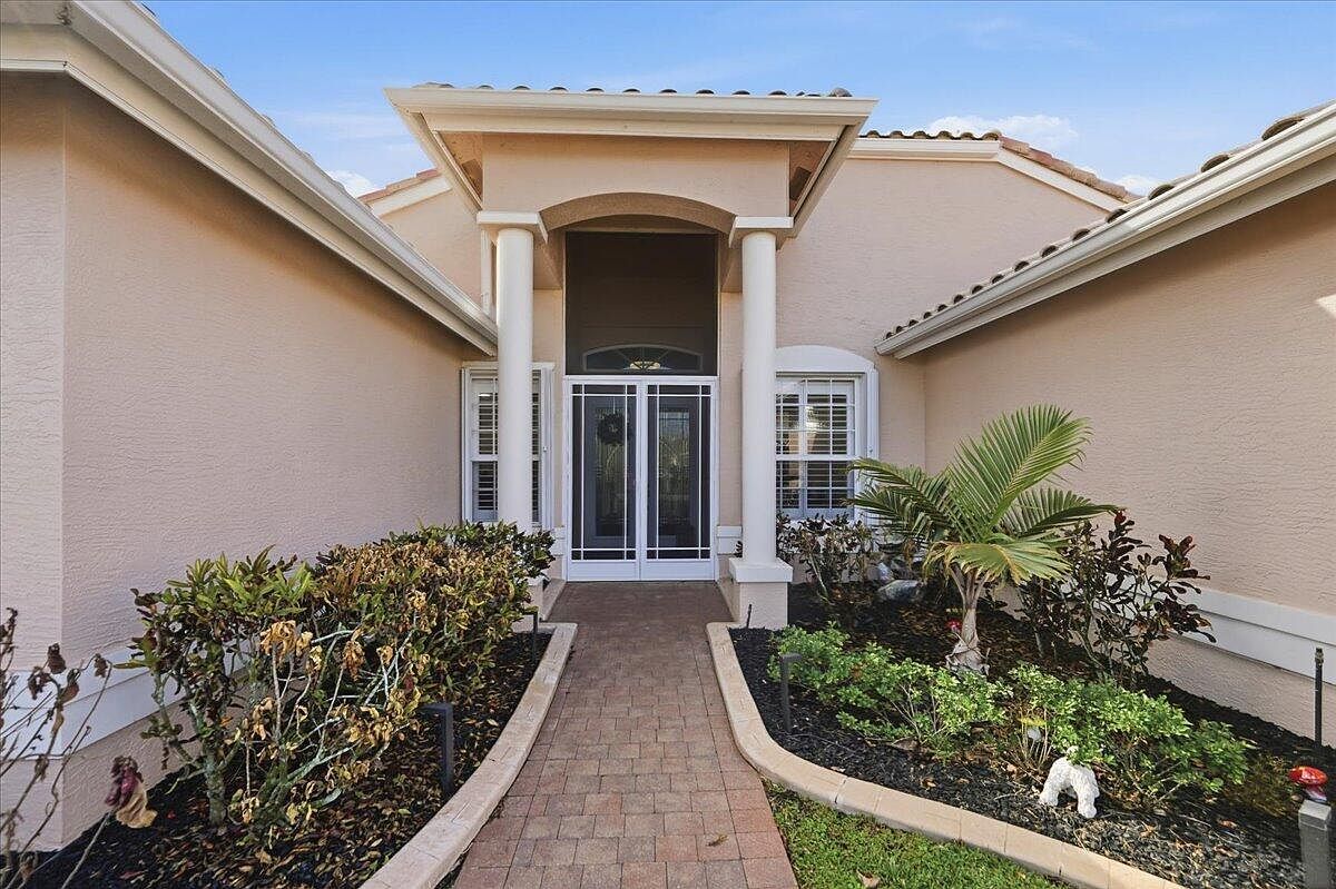 499 NW Blue Lake Dr Port Saint Lucie, FL 34986 - Thumbnail 3