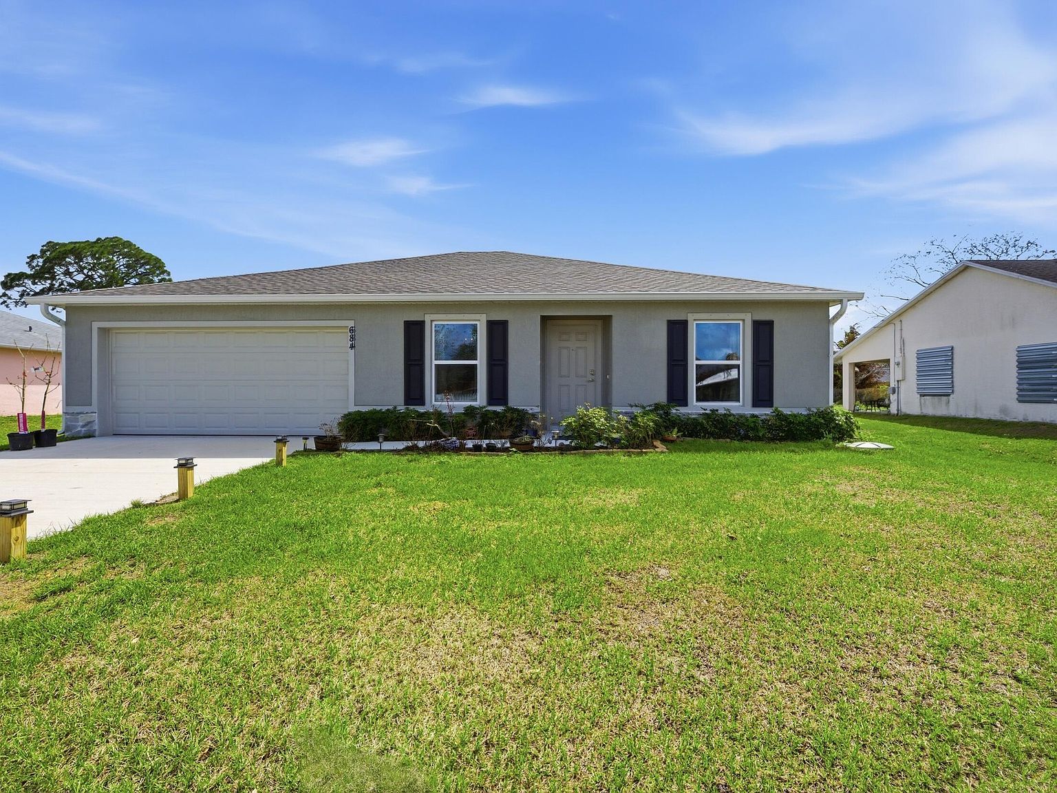 684 SE Crescent Ave Port Saint Lucie, FL 34984 - Thumbnail 3