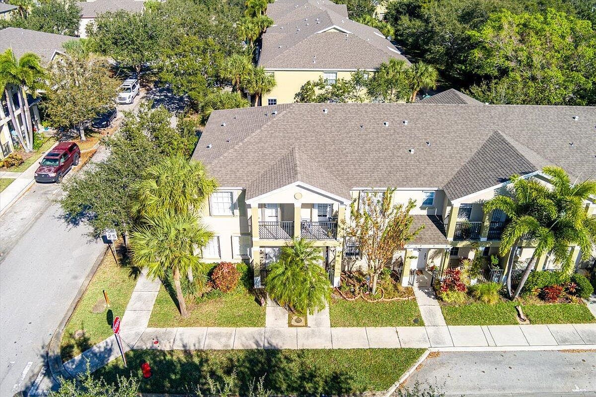 2177 SE Destin Dr Port Saint Lucie, FL 34952 - Thumbnail 3