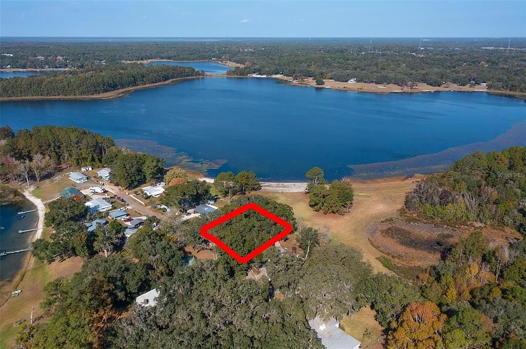 7915 Breezy Point Rd W Melrose, FL 32666 - Thumbnail 3