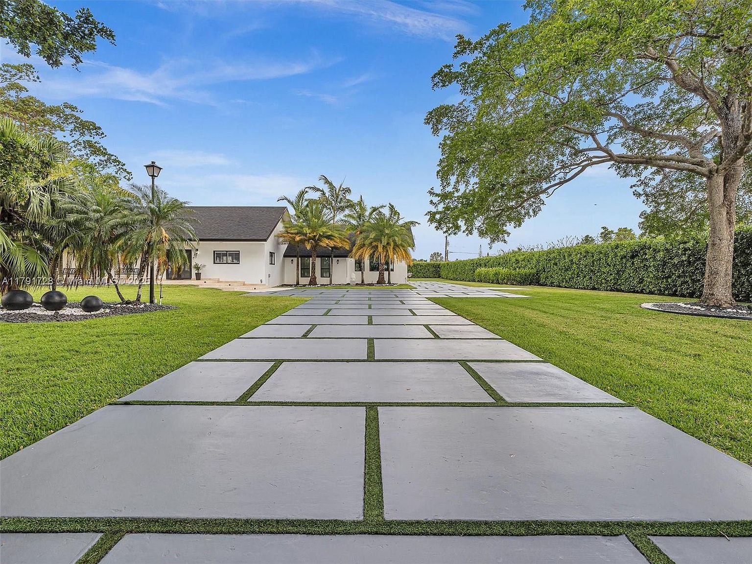 21411 SW 248th St Homestead, FL 33031 - Thumbnail 3