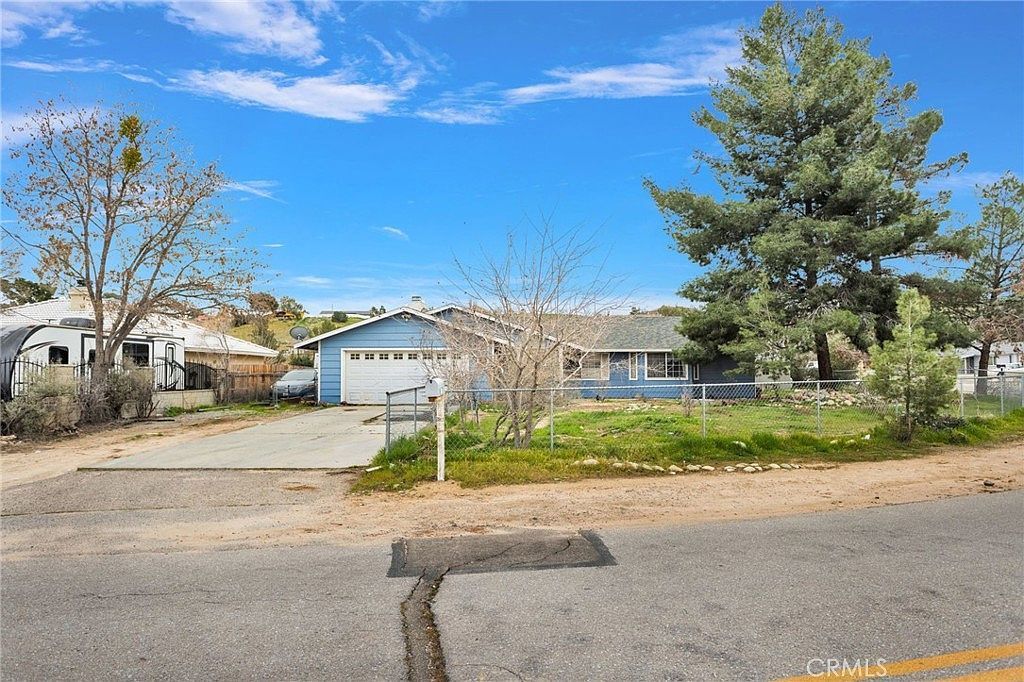 17405 Adobe St Hesperia, CA 92345 - Thumbnail 3