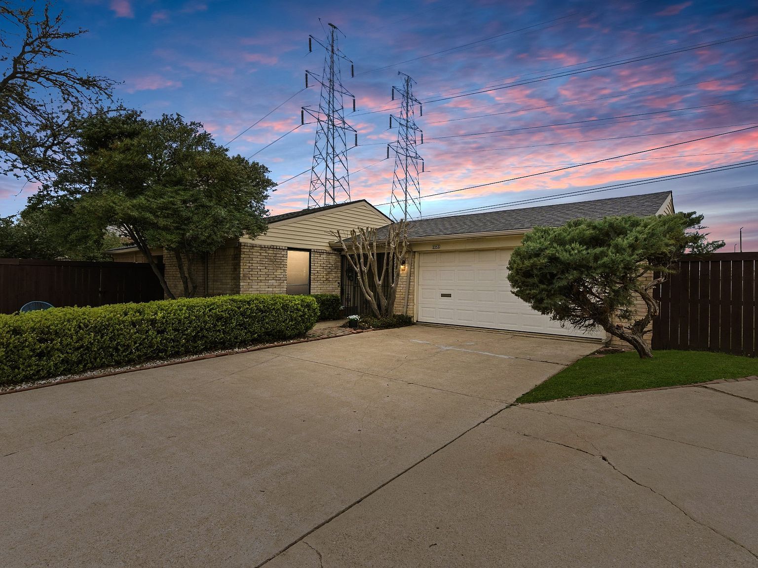 2253 Spicewood Ln Carrollton, TX 75006 - Thumbnail 3