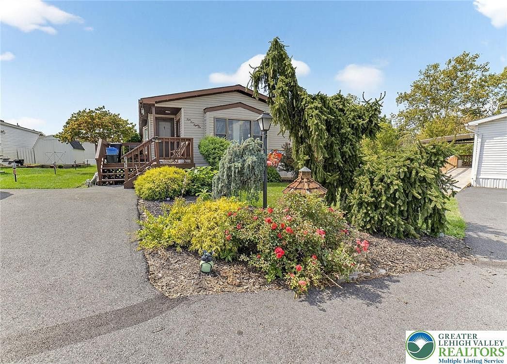 5186 Stone Terrace Dr Whitehall, PA 18052 - Thumbnail 3